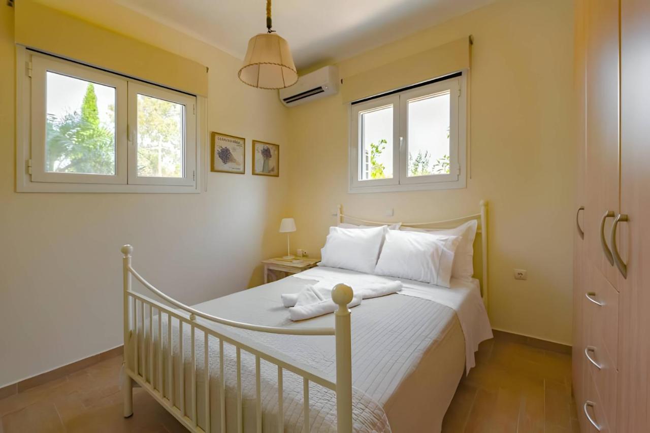 A Casa D'Irene Apartment Mantzavinata Ngoại thất bức ảnh