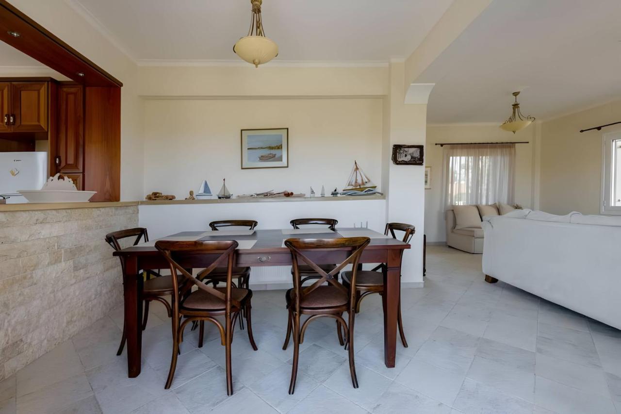 A Casa D'Irene Apartment Mantzavinata Ngoại thất bức ảnh